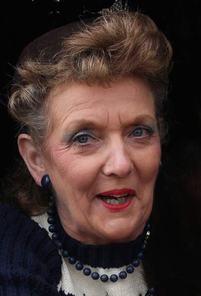 40s Lady.jpg - Lady at 40s weekend